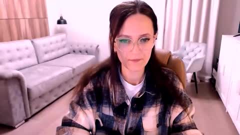 Izza online show from October 2, 7:24 am