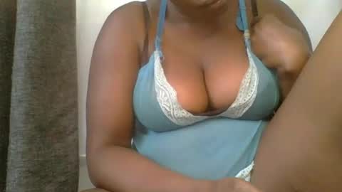 Mia online show from March 6, 2:51 pm