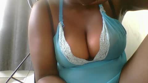 Mia online show from February 4, 9:49 am