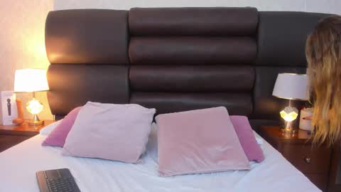 AmbarSantany  online show from February 27, 12:43 am