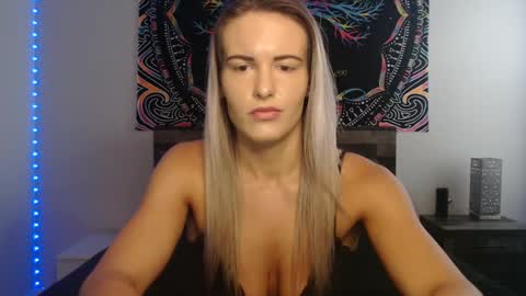 Amber online show from October 6, 1:50 pm