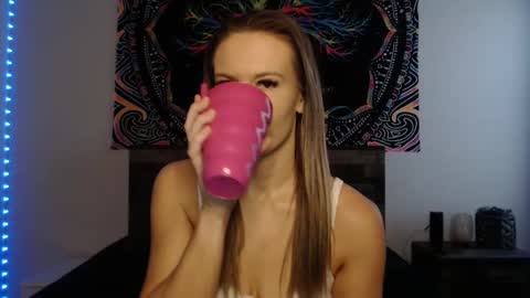 Amber online show from January 8, 2:35 pm