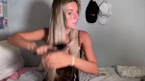ambie bambi amber griz online show from May 5, 1:30 am