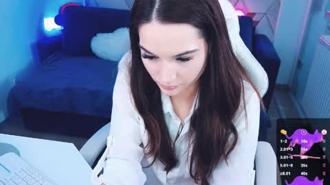 AmbraEnm online show from March 12, 1:25 pm