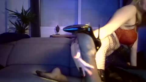 amelange online show from February 16, 12:00 am