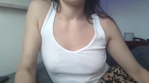 Amelia 3 3 3 online show from January 9, 1:35 pm