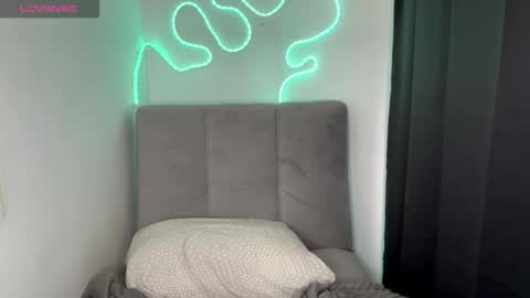 ameliasiren online show from December 16, 7:03 am