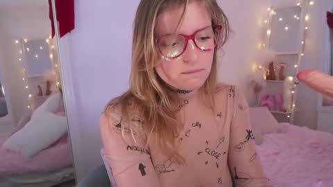 Amelia online show from March 1, 12:01 pm