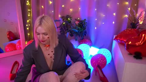  Amelia  online show from February 15, 6:38 am