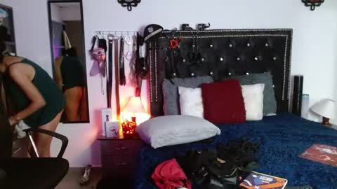 amelie__martinez online show from November 6, 10:10 am