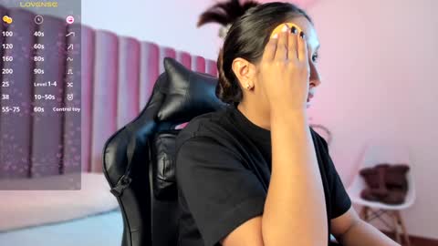 Snapshot of amelyamann chatting on January 23, 11:26 am          online show from January 23, 11:26 am