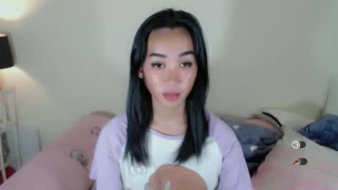 Snapshot of ami_lewis chatting on October 3, 5:12 am JOANNA online show from October 3, 5:12 am