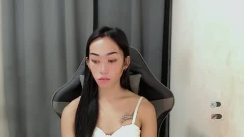 Snapshot of ami_lewis chatting on December 27, 2:14 am JOANNA online show from December 27, 2:14 am