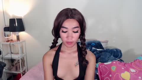 Snapshot of ami_lewis chatting on October 20, 4:26 am JOANNA online show from October 20, 4:26 am