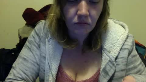 Snapshot of amileamariestar chatting on December 16, 2:04 am amileamariestar online show from December 16, 2:04 am