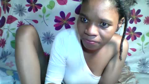 aminah01 online show from April 6, 7:53 am