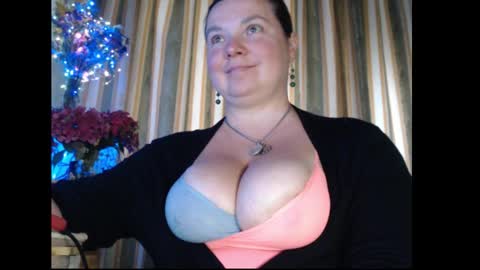 amorelara online show from September 9, 1:44 pm