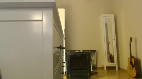 Snapshot of amoremeoww chatting on March 3, 2:54 am miss unforgettable online show from March 3, 2:54 am