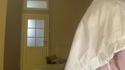 Snapshot of amoremeoww chatting on February 25, 7:06 pm miss unforgettable online show from February 25, 7:06 pm