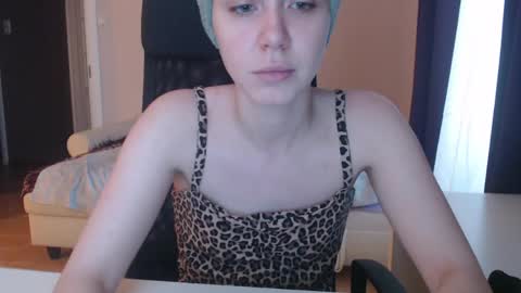 Snapshot of amoremeoww chatting on December 27, 10:45 am miss unforgettable online show from December 27, 10:45 am