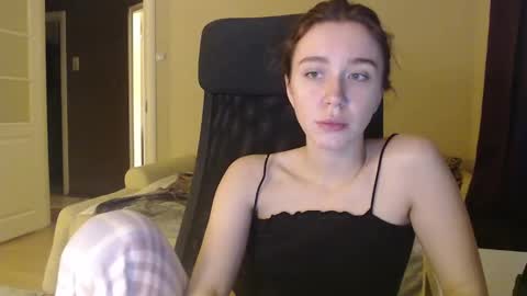 Snapshot of amoremeoww chatting on December 3, 12:59 pm miss unforgettable online show from December 3, 12:59 pm