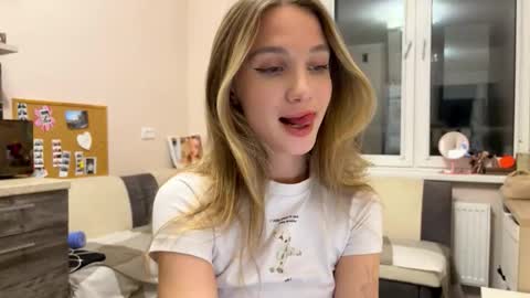 Amy Chill online show from November 16, 2:50 pm