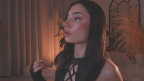 Amy Armstrong online show from October 7, 2:05 am