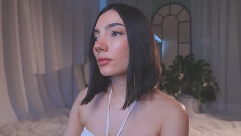 Amy Armstrong online show from February 26, 10:20 pm