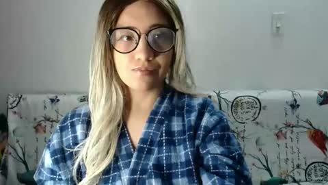 amycosplay99 online show from January 6, 9:41 am