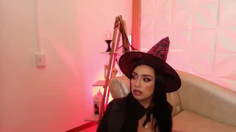 Snapshot of ana_riveros chatting on October 13, 4:48 am online show from October 13, 4:48 am