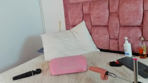 Ana online show from April 11, 9:40 pm