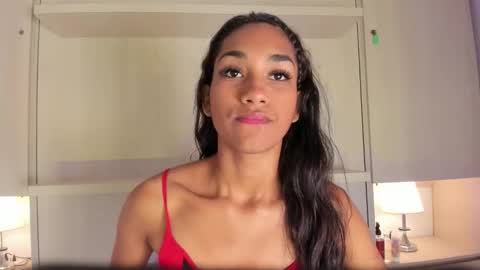 anaacollins_ online show from January 11, 12:21 pm