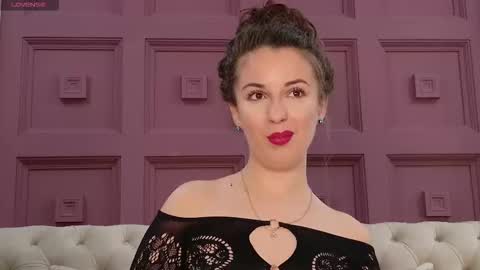 Ana online show from November 22, 7:55 am