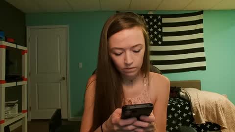Snapshot of anabelleleigh chatting on January 6, 1:41 pm Anabelleleigh online show from January 6, 1:41 pm