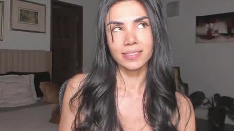 Ana Henao or Annie... Follow me ahenaocb Insta  X online show from January 8, 11:31 pm