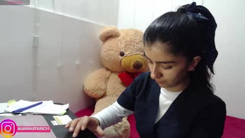 Anahi Browns online show from October 10, 9:20 pm