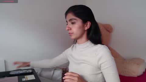 Anahi Browns online show from June 1, 6:09 pm