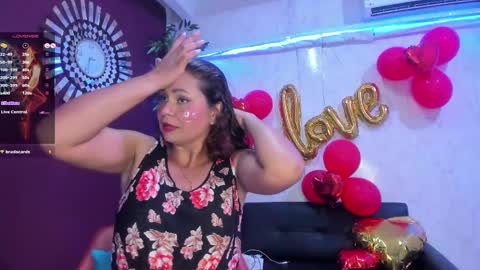 Snapshot of analuna__ chatting on February 11, 9:56 pm Ana Luna online show from February 11, 9:56 pm