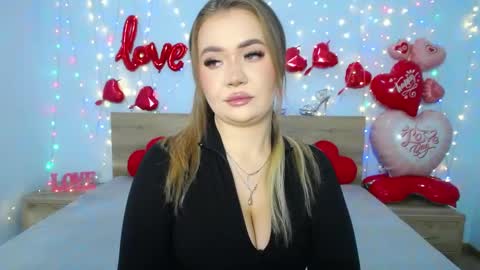 anastacyyellig online show from February 18, 8:49 am