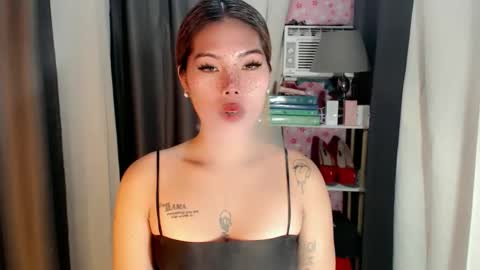 andrea06121998 online show from June 10, 5:11 pm