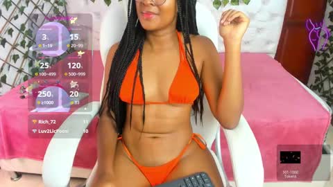 Naomi Andrea Daviss online show from October 11, 4:20 pm