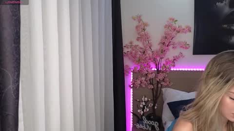 Ane online show from November 17, 4:19 pm