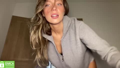 Snapshot of angel_from_sky chatting on October 12, 1:35 pm Greetings Jess online show from October 12, 1:35 pm