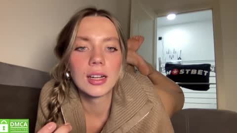 Snapshot of angel_from_sky chatting on December 11, 12:02 pm Greetings Jess online show from December 11, 12:02 pm