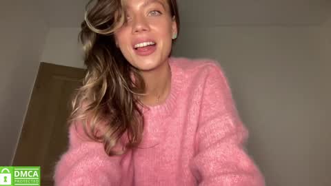 Snapshot of angel_from_sky chatting on October 23, 12:44 pm Greetings Jess online show from October 23, 12:44 pm