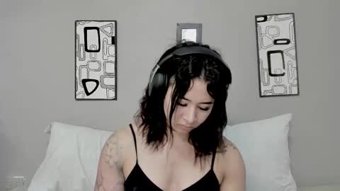 Angel online show from January 18, 1:24 am