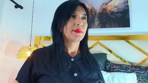 Nicolle  online show from June 1, 11:23 am