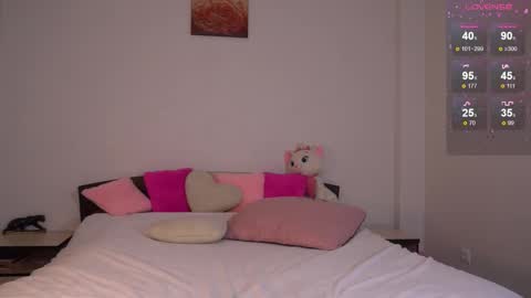 angel_quincy online show from December 18, 2:44 pm