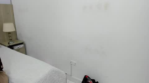 Angela Calderon online show from January 5, 3:11 am