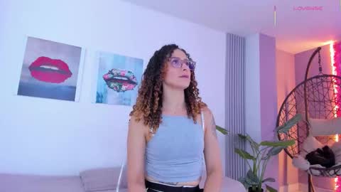 Snapshot of angela_donnato chatting on October 20, 3:31 am A N G E LA. online show from October 20, 3:31 am